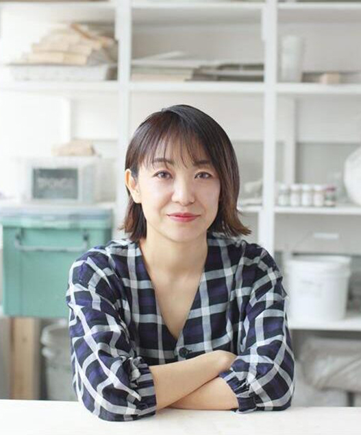 桑名紗衣子